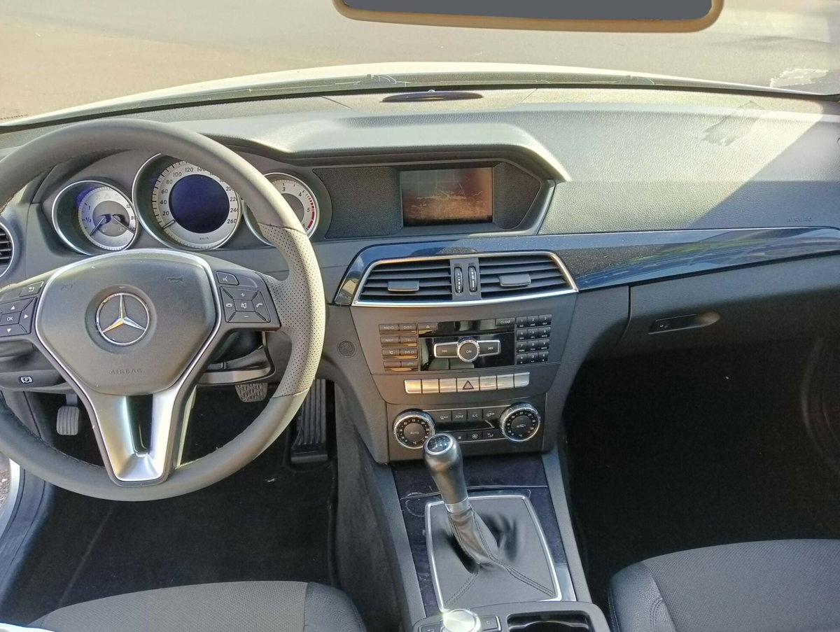 Mercedes-Benz Classe C 220 CDI BlueEFFICIENCY Avantgarde (12)