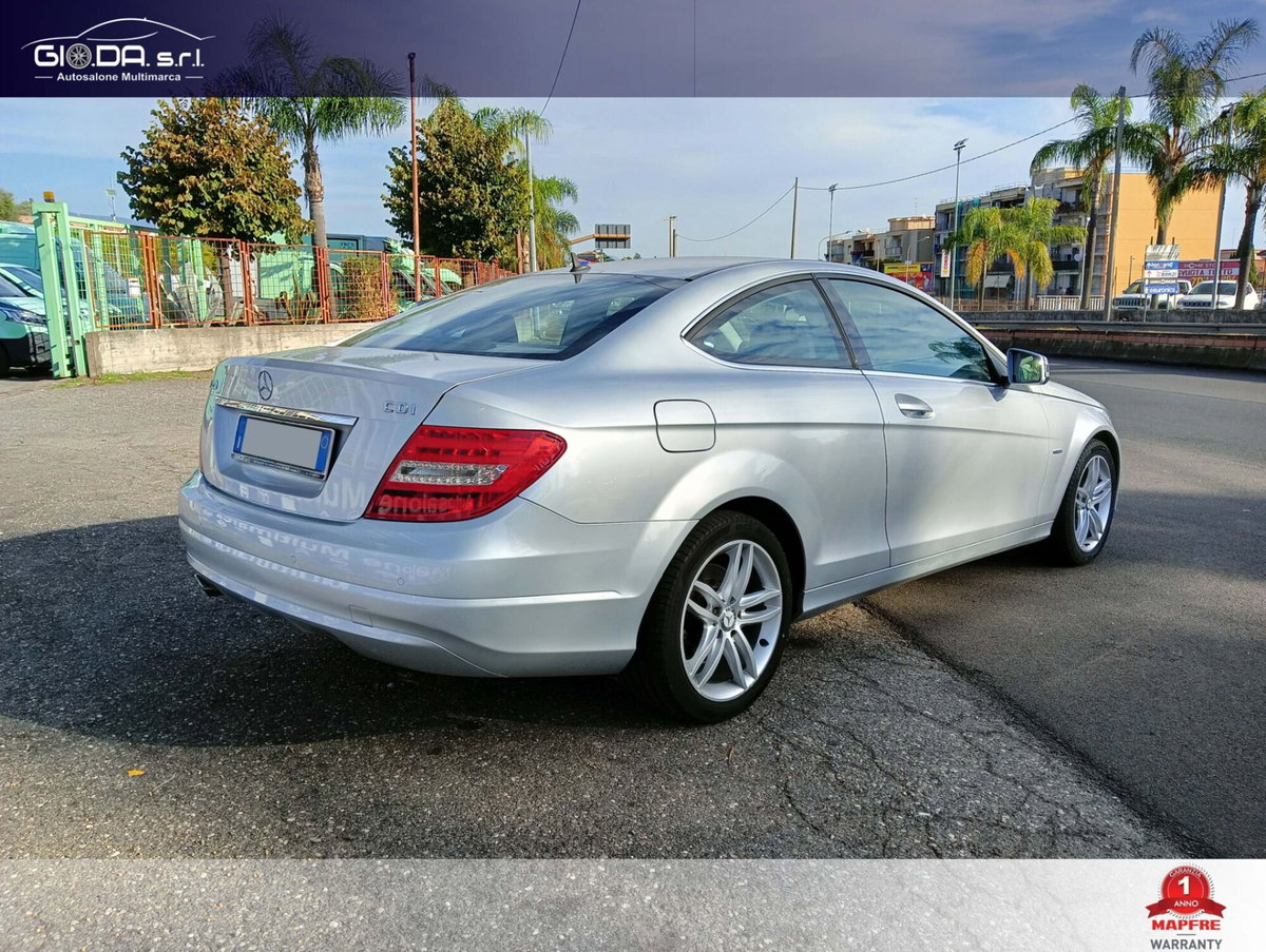 Mercedes-Benz Classe C 220 CDI BlueEFFICIENCY Avantgarde (4)