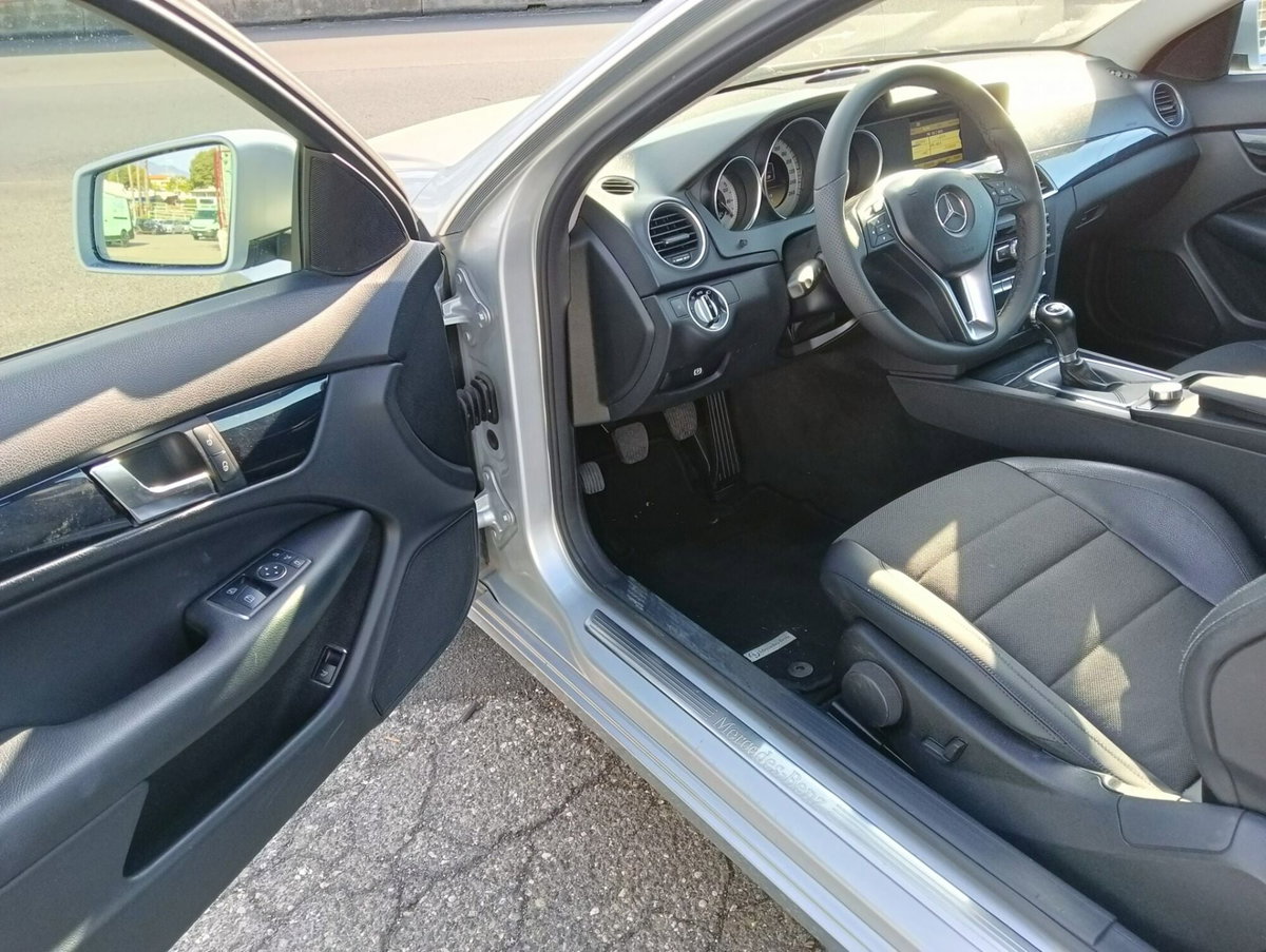 Mercedes-Benz Classe C 220 CDI BlueEFFICIENCY Avantgarde (7)