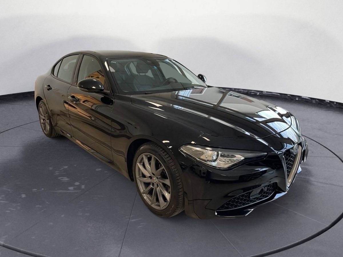 Alfa Romeo Giulia 2.2 Turbodiesel 160 CV AT8 Business (2)