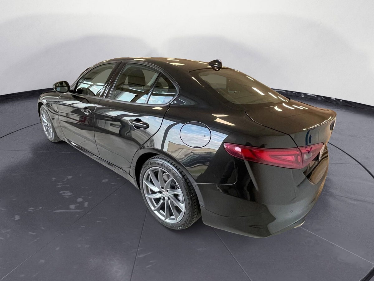 Alfa Romeo Giulia 2.2 Turbodiesel 160 CV AT8 Business (4)