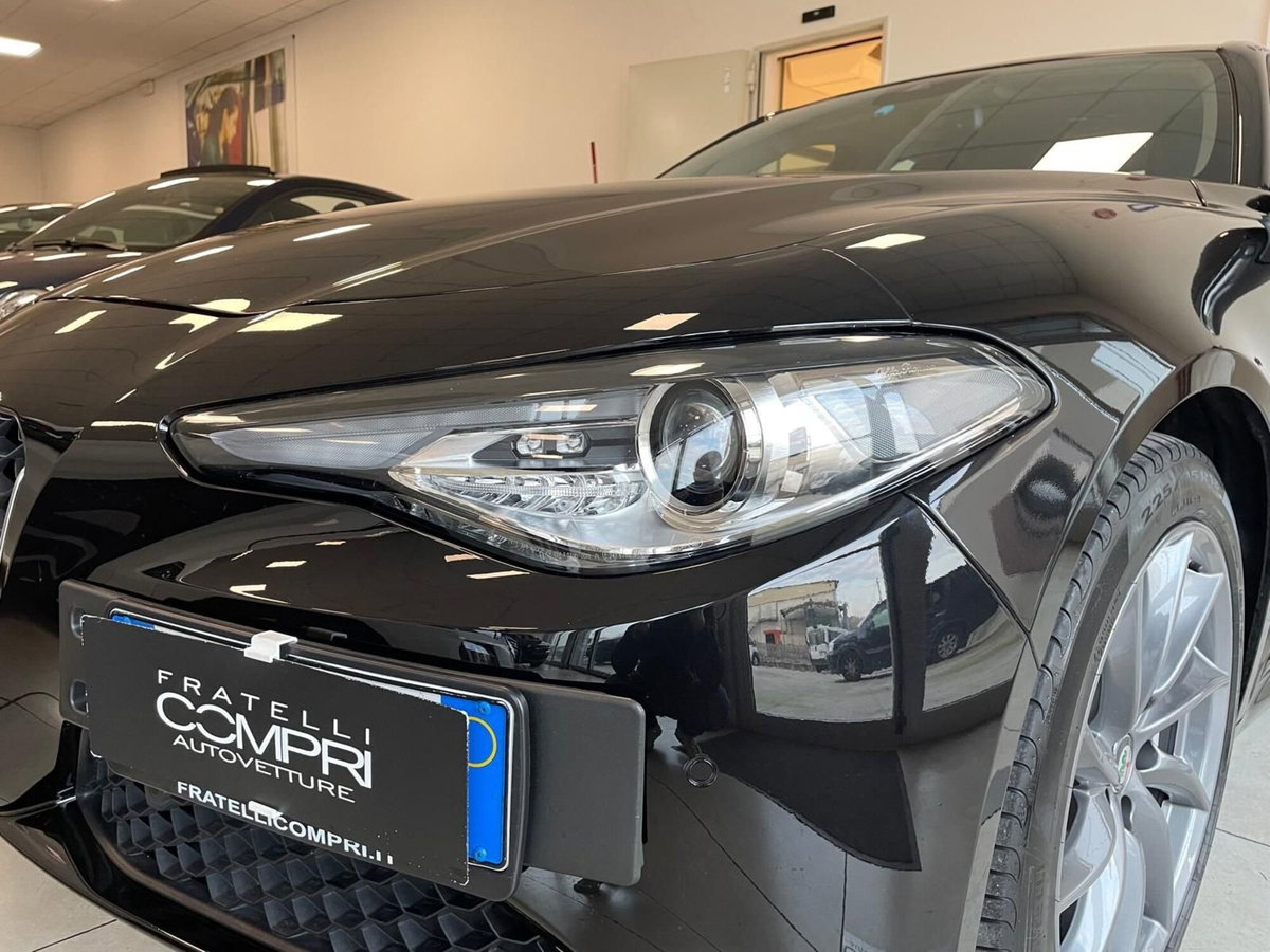Alfa Romeo Giulia 2.2 Turbodiesel 160 CV AT8 Business (5)