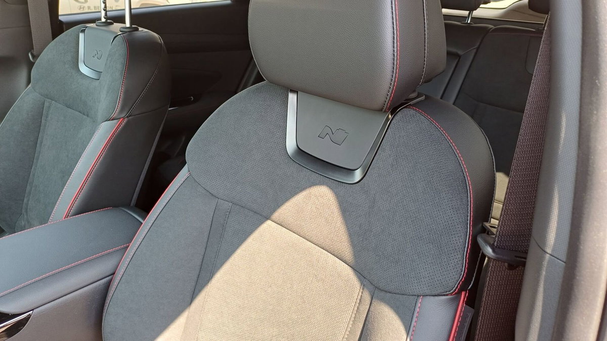 Hyundai Tucson 1.6 hev Xtech 2wd auto (11)