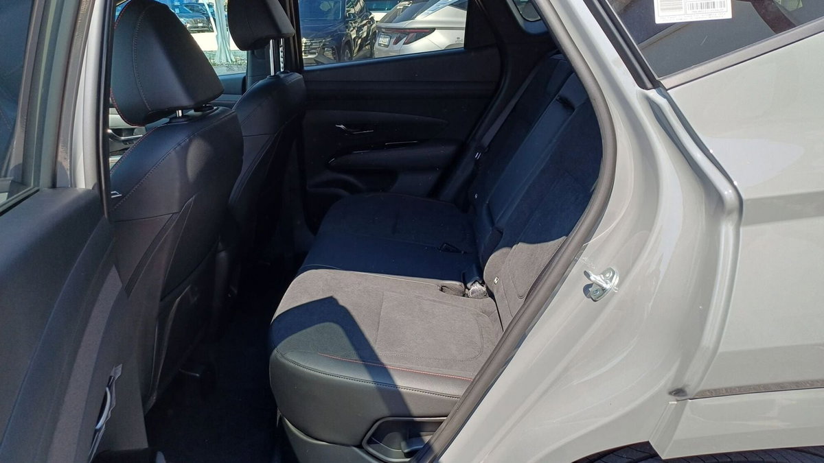 Hyundai Tucson 1.6 hev Xtech 2wd auto (8)