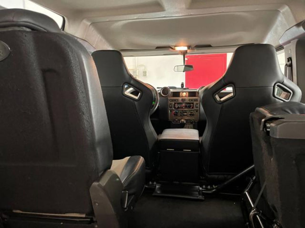 Land Rover Defender 90 2.4 TD4 Station Wagon Limited Edition N1 (13)
