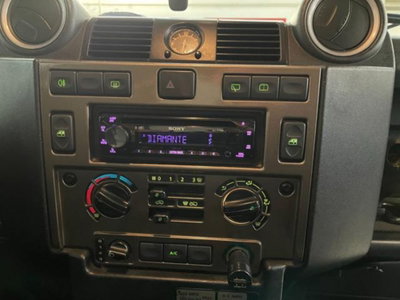 Land Rover Defender 90 2.4 TD4 Station Wagon Limited Edition N1 (20)