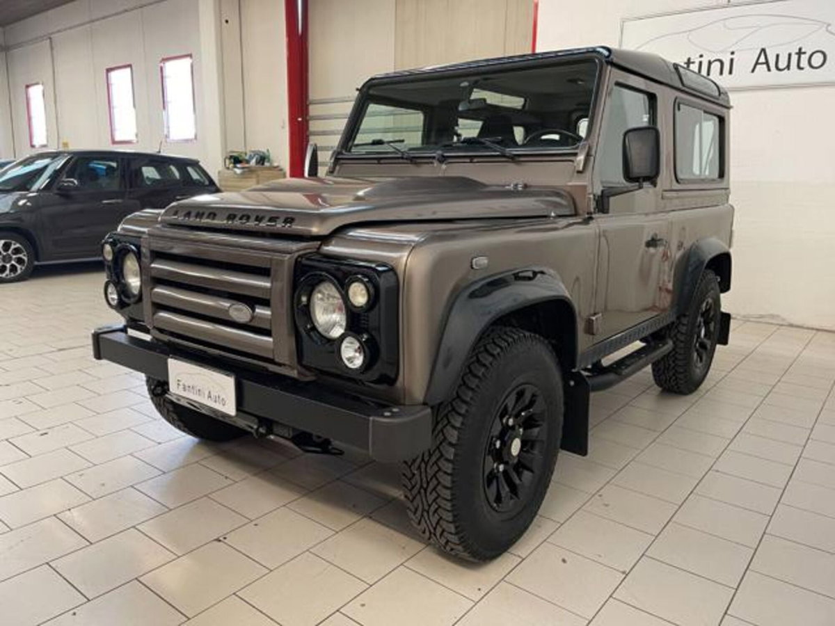 Land Rover Defender 90 2.4 TD4 Station Wagon Limited Edition N1 (6)