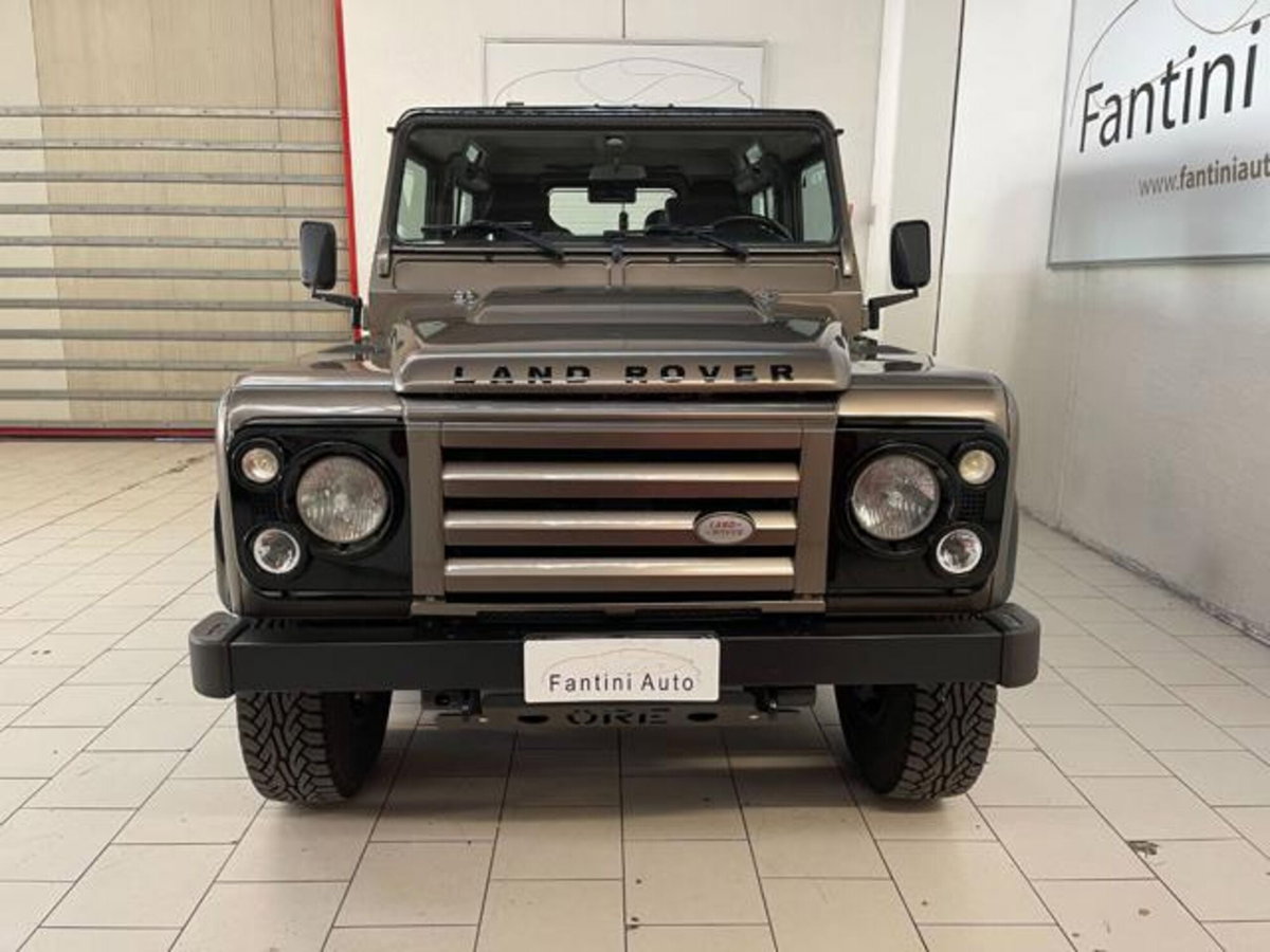 Land Rover Defender 90 2.4 TD4 Station Wagon Limited Edition N1 (7)