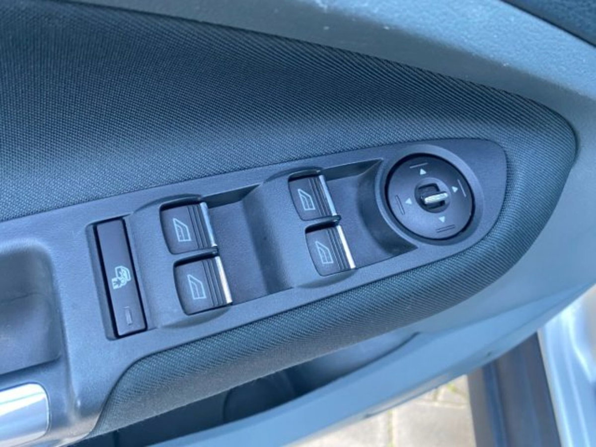 Ford C-Max 2.0 TDCi 163CV Powershift Plus (15)