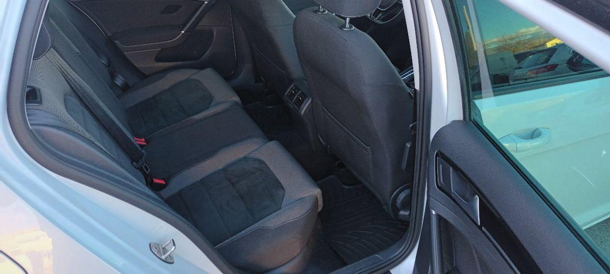 Volkswagen Golf Sportsvan 2.0 TDI DSG Executive BMT (10)