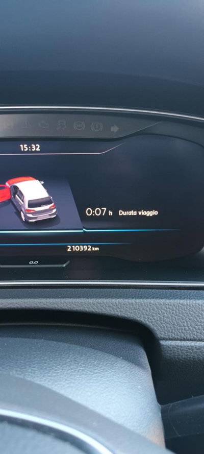 Volkswagen Golf Sportsvan 2.0 TDI DSG Executive BMT (4)