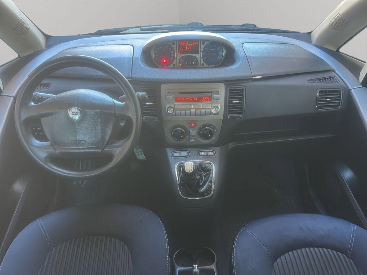 Lancia Musa 1.3 Mjt 16V 95 CV DPF Oro (13)