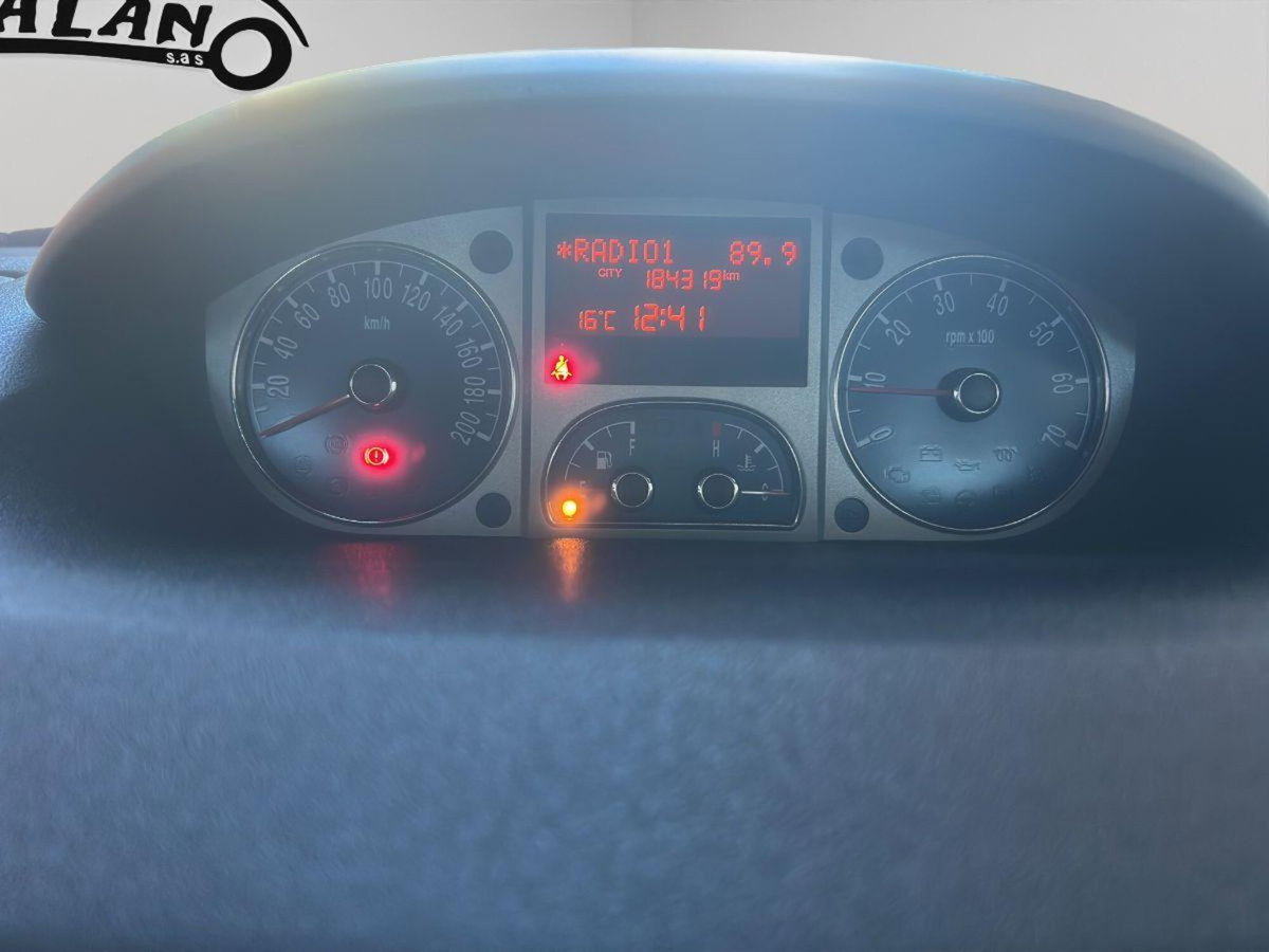 Lancia Musa 1.3 Mjt 16V 95 CV DPF Oro (14)