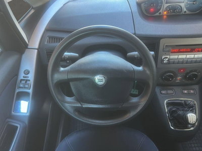 Lancia Musa 1.3 Mjt 16V 95 CV DPF Oro (17)