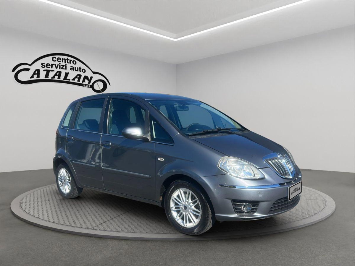 Lancia Musa 1.3 Mjt 16V 95 CV DPF Oro (8)