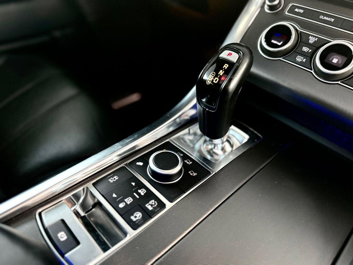 Land Rover Range Rover 3.0 TDV6 HSE (11)