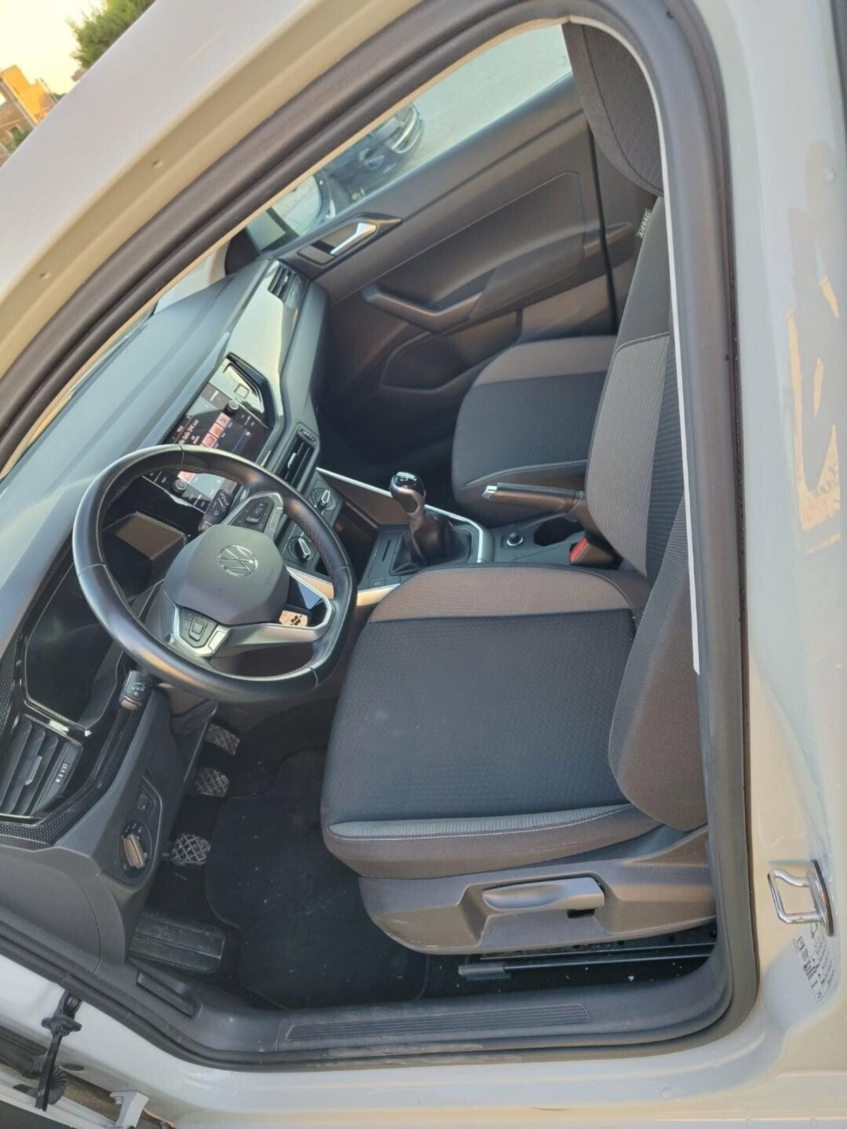 Volkswagen Taigo 1.0 tsi Life 95cv (10)