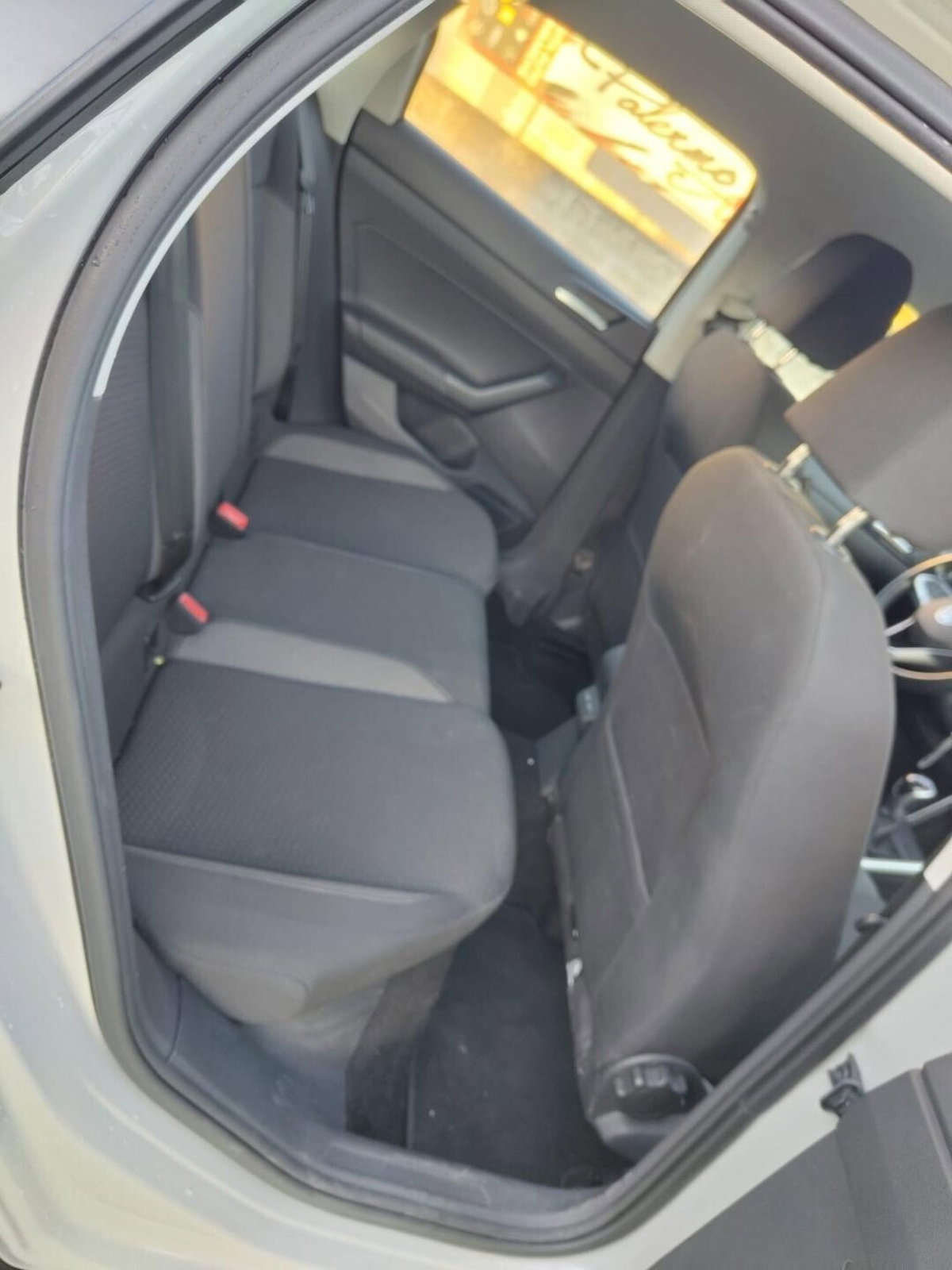 Volkswagen Taigo 1.0 tsi Life 95cv (14)