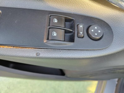 Lancia Ypsilon 1.2 69 CV Platinum (5)