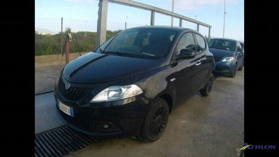 Lancia Ypsilon 1.0 FireFly 5 porte S&S Hybrid Alberta Ferretti usata