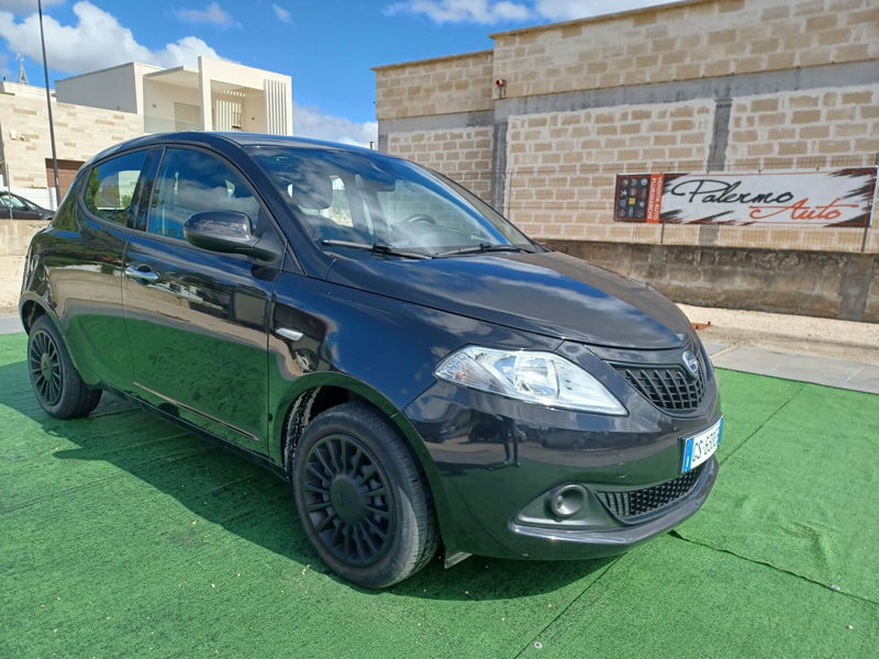 Lancia Ypsilon 1.0 FireFly 5 porte S&S Hybrid Alberta Ferretti