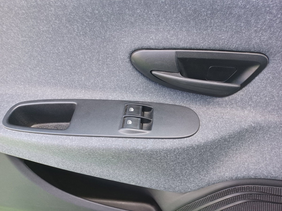 Lancia Ypsilon 1.0 FireFly 5 porte S&S Hybrid Alberta Ferretti (12)