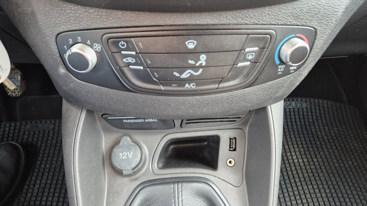 Ford Tourneo Connect 1.6 TDCi Plus (14)