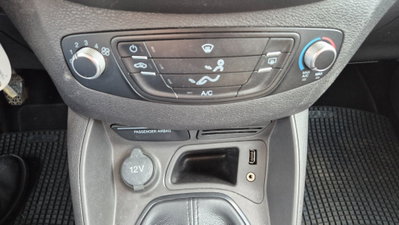 Ford Tourneo Connect 1.6 TDCi Plus (14)