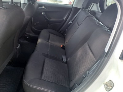 Peugeot 208 120 S&S 5 porte GT Line (9)