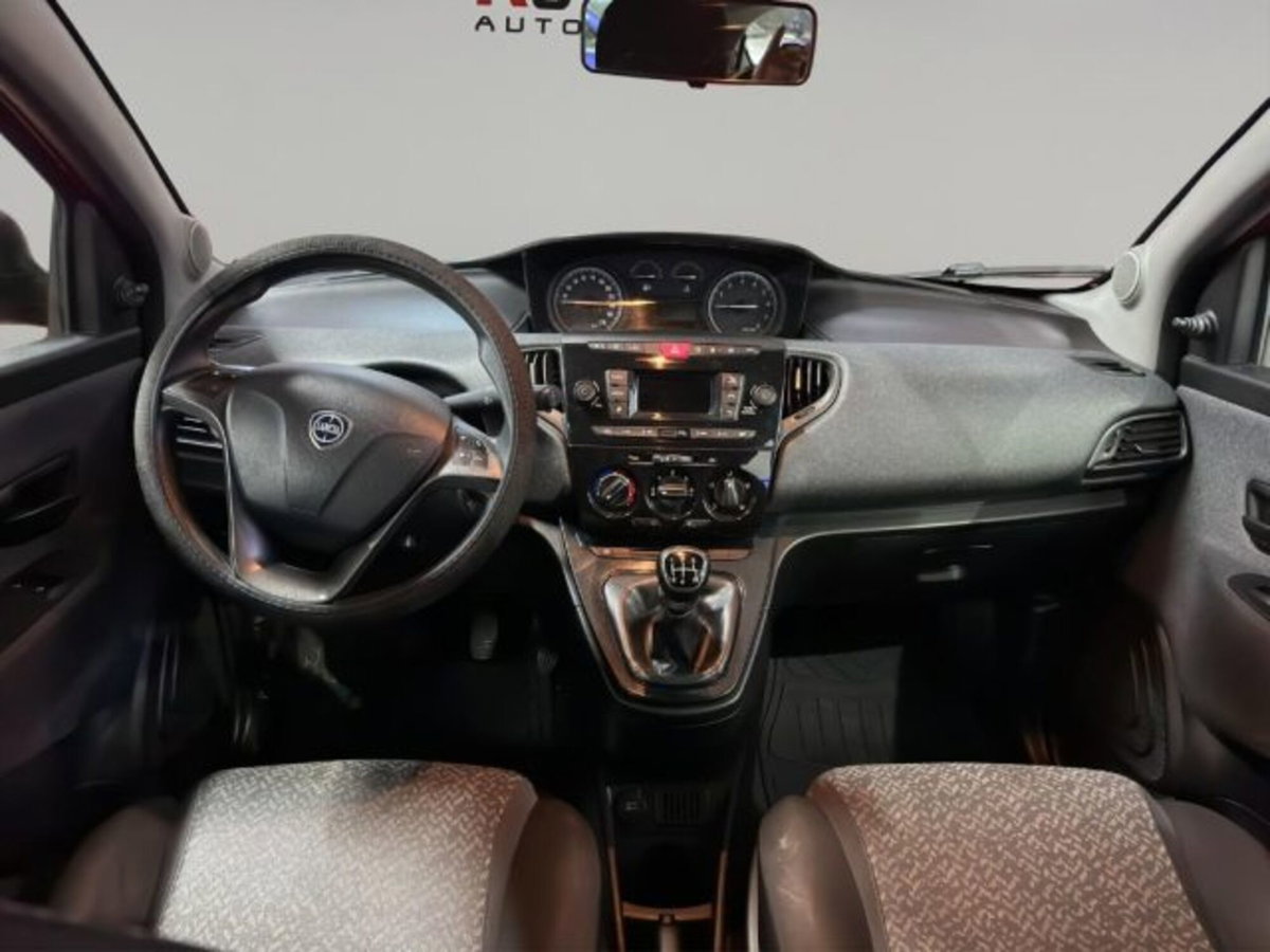Lancia Ypsilon 1.2 69 CV 5 porte GPL Ecochic Silver (11)