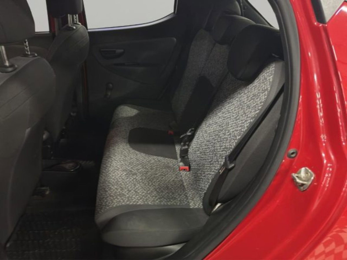 Lancia Ypsilon 1.2 69 CV 5 porte GPL Ecochic Silver (13)