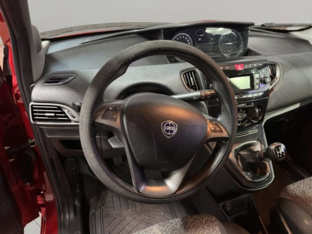 Lancia Ypsilon 1.2 69 CV 5 porte GPL Ecochic Silver (16)