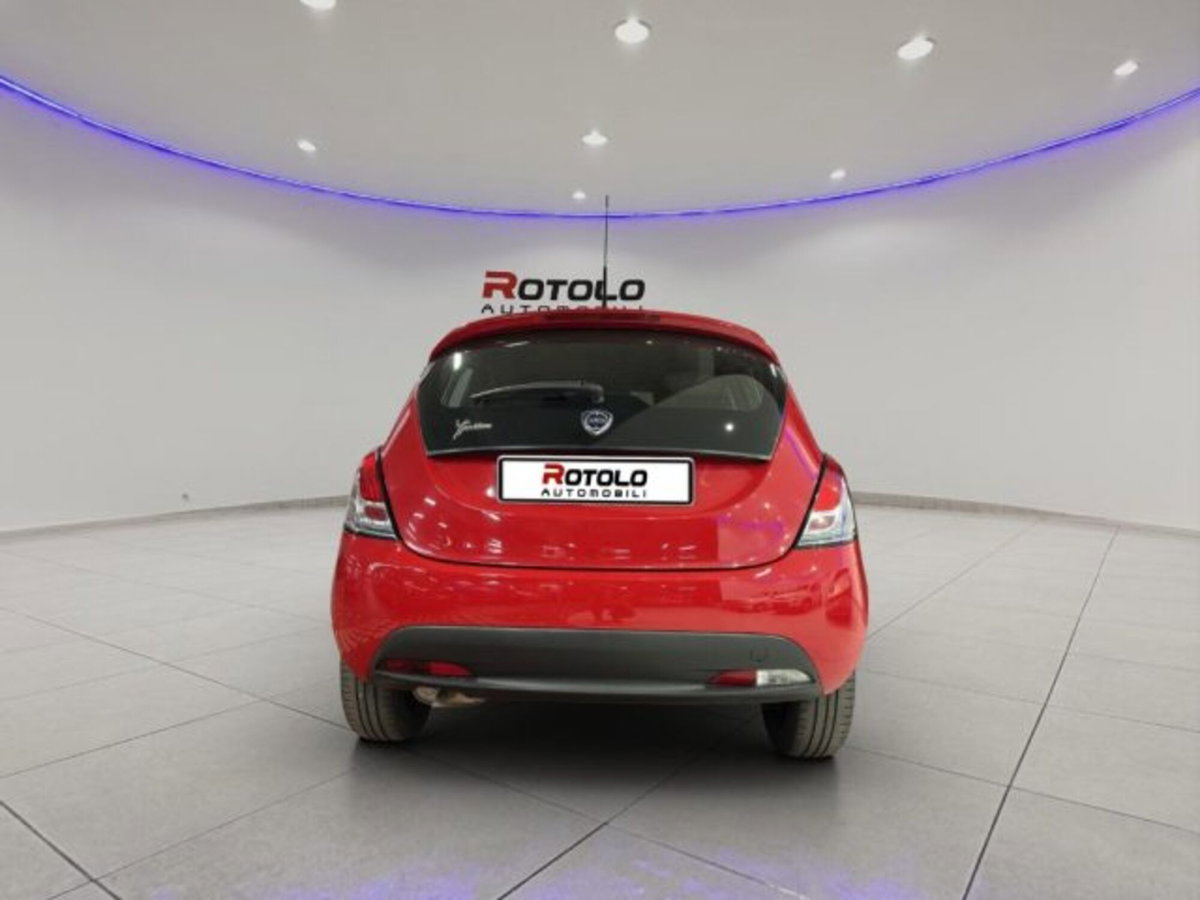 Lancia Ypsilon 1.2 69 CV 5 porte GPL Ecochic Silver (4)