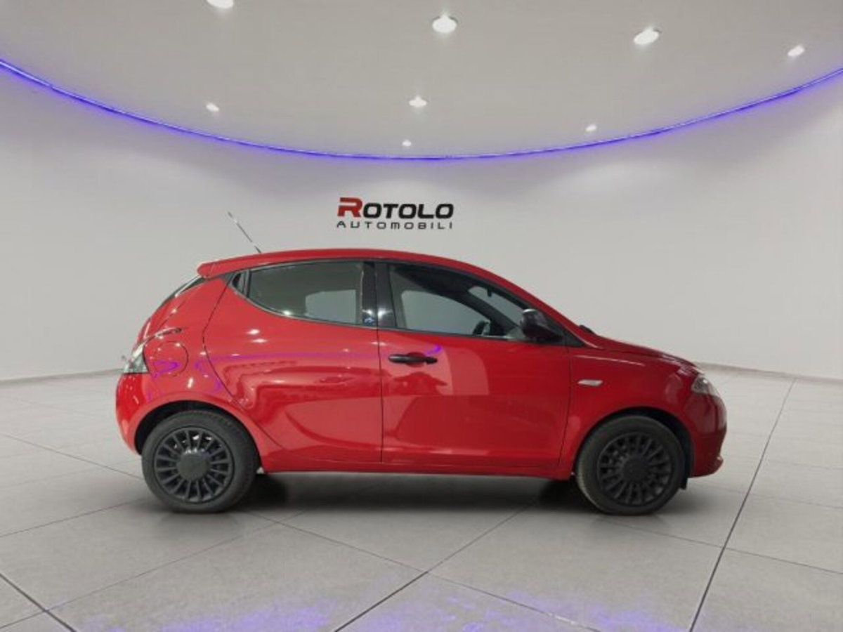 Lancia Ypsilon 1.2 69 CV 5 porte GPL Ecochic Silver (5)