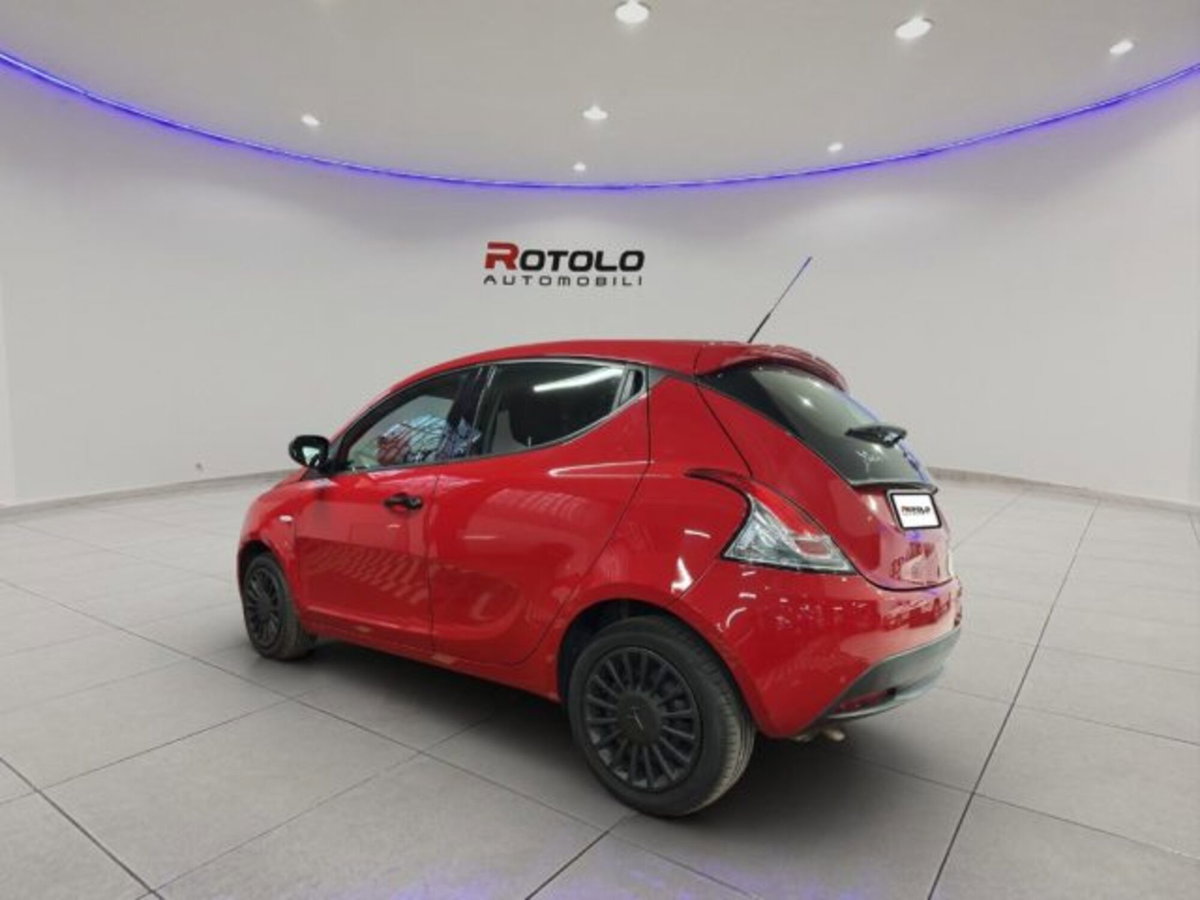 Lancia Ypsilon 1.2 69 CV 5 porte GPL Ecochic Silver (7)