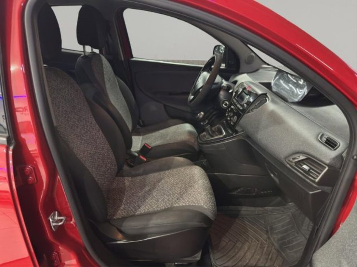 Lancia Ypsilon 1.2 69 CV 5 porte GPL Ecochic Silver (8)