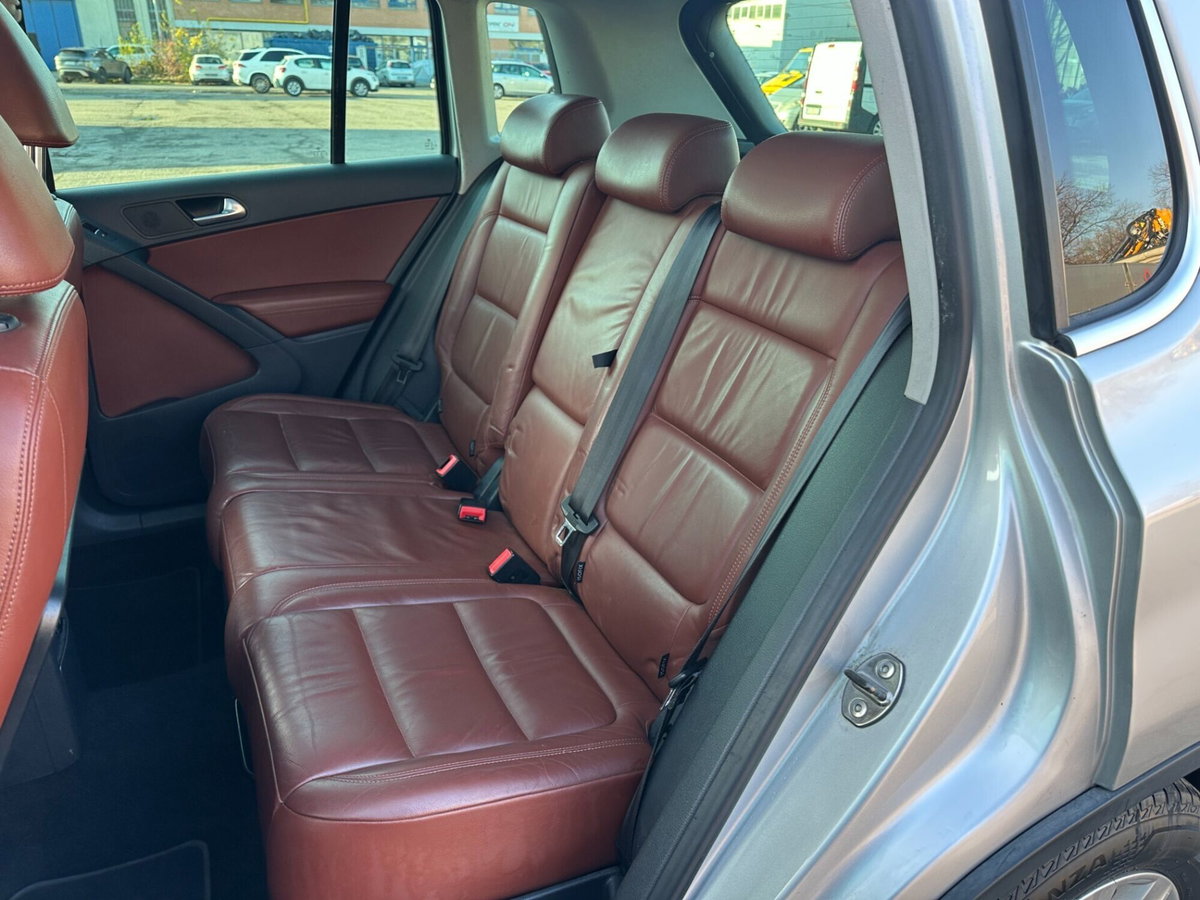 Volkswagen Tiguan 2.0 TDI DPF 4MOTION DSG Sport & Style (13)