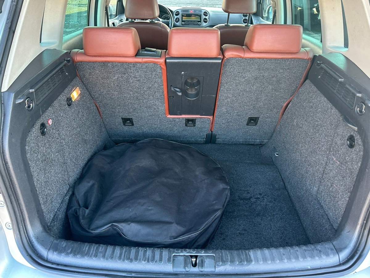 Volkswagen Tiguan 2.0 TDI DPF 4MOTION DSG Sport & Style (14)