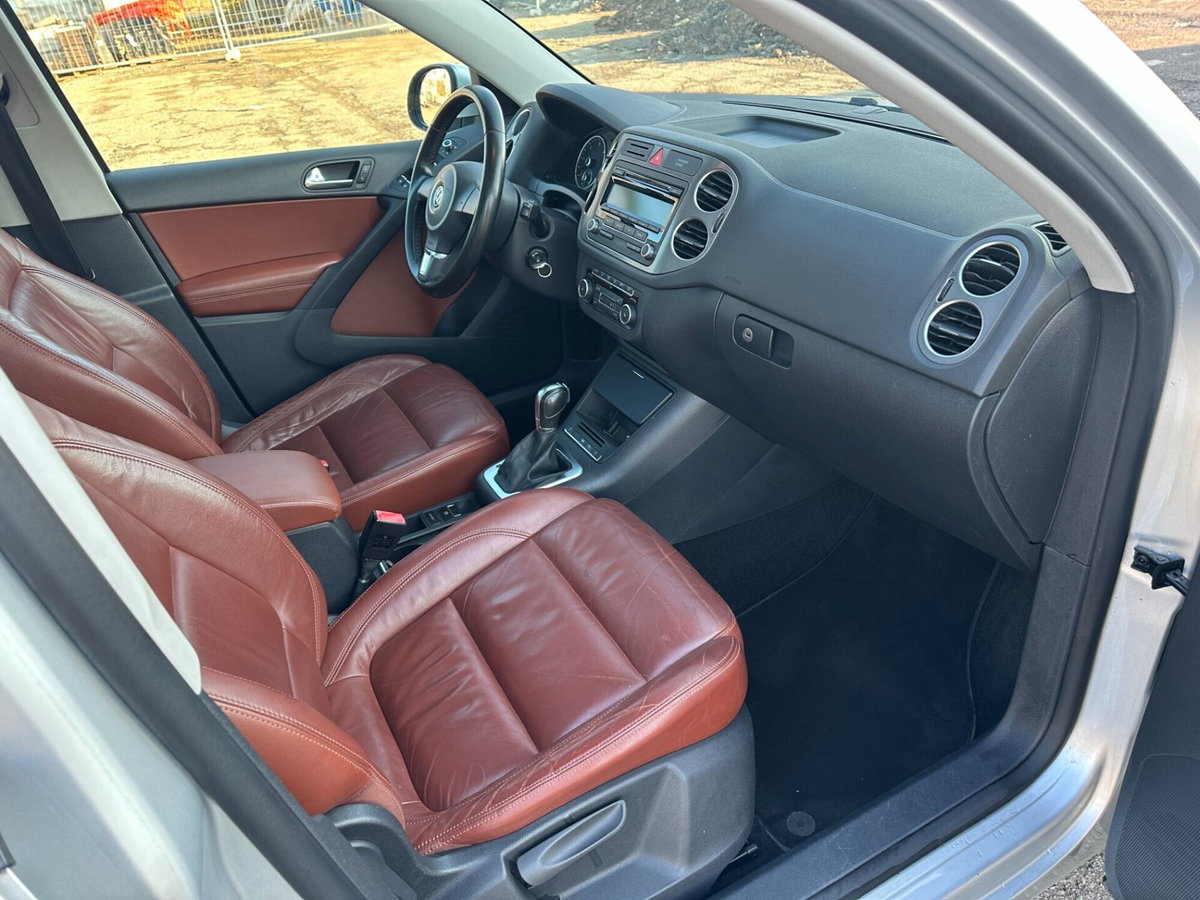 Volkswagen Tiguan 2.0 TDI DPF 4MOTION DSG Sport & Style (16)