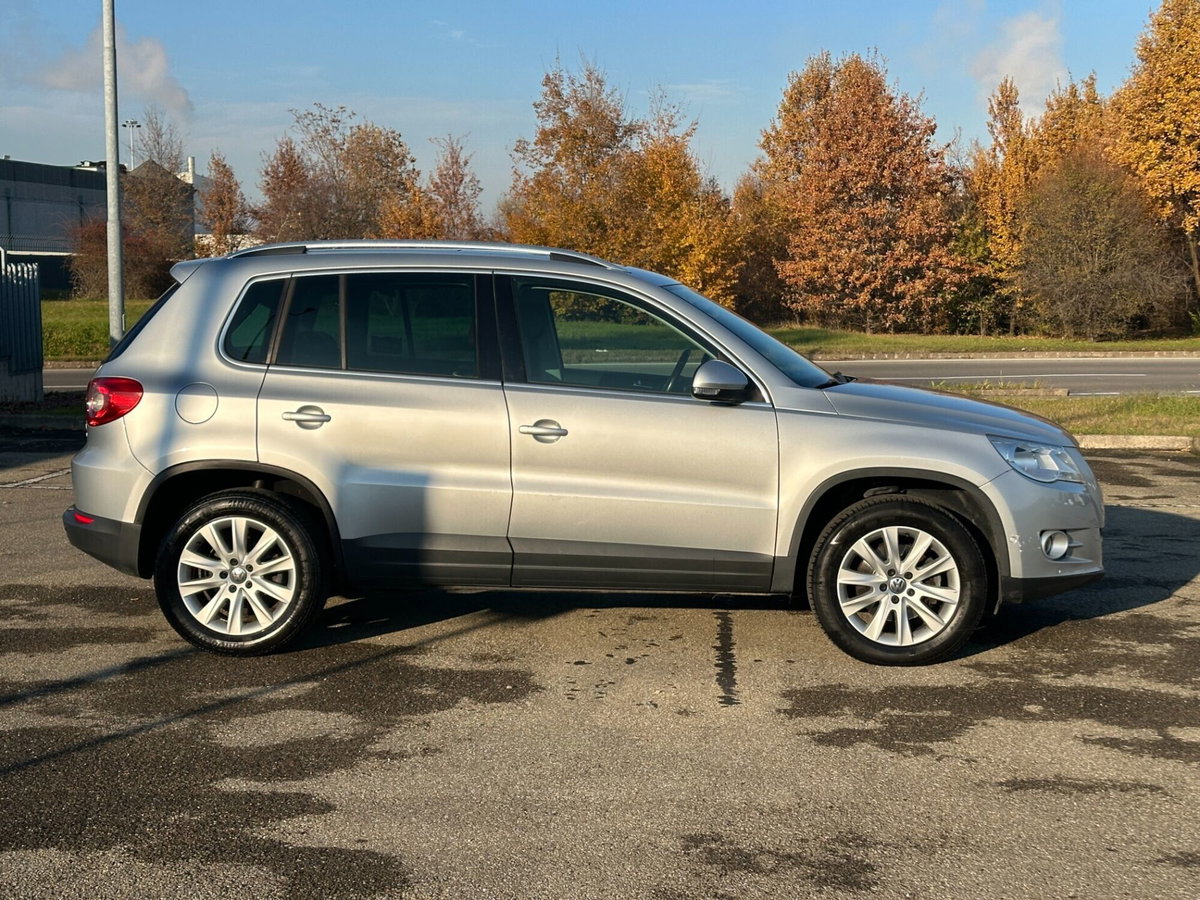 Volkswagen Tiguan 2.0 TDI DPF 4MOTION DSG Sport & Style (4)