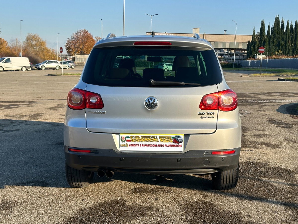 Volkswagen Tiguan 2.0 TDI DPF 4MOTION DSG Sport & Style (6)