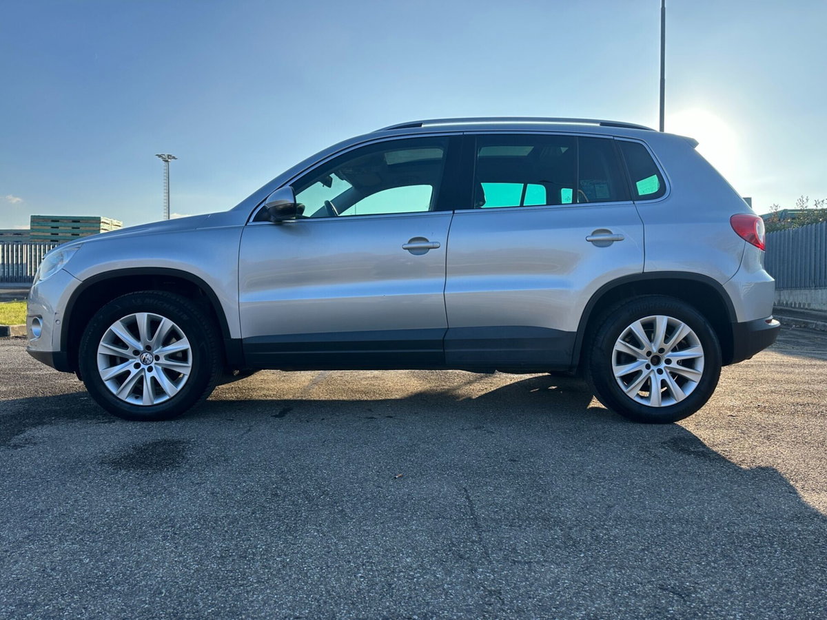 Volkswagen Tiguan 2.0 TDI DPF 4MOTION DSG Sport & Style (8)