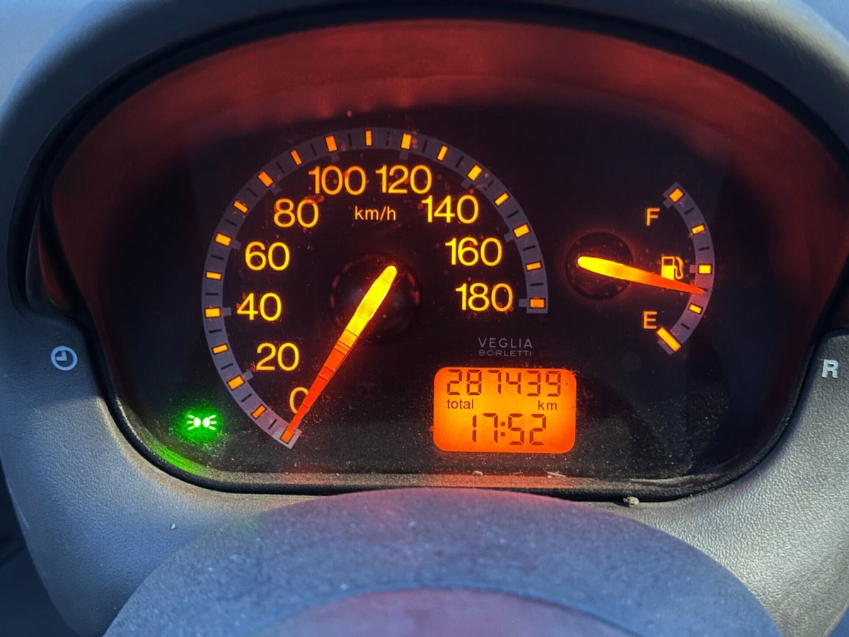 Fiat 600 1.1 Active (12)