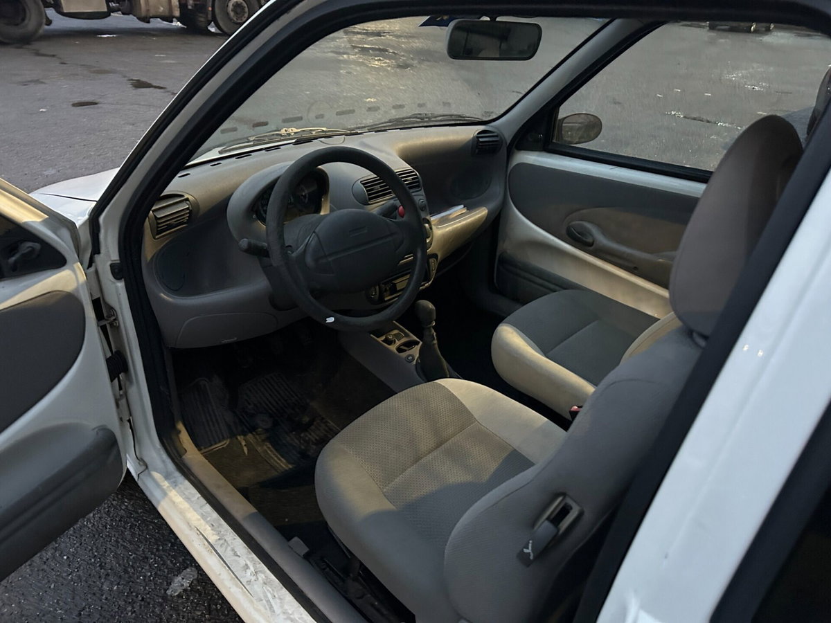 Fiat 600 1.1 Active (5)