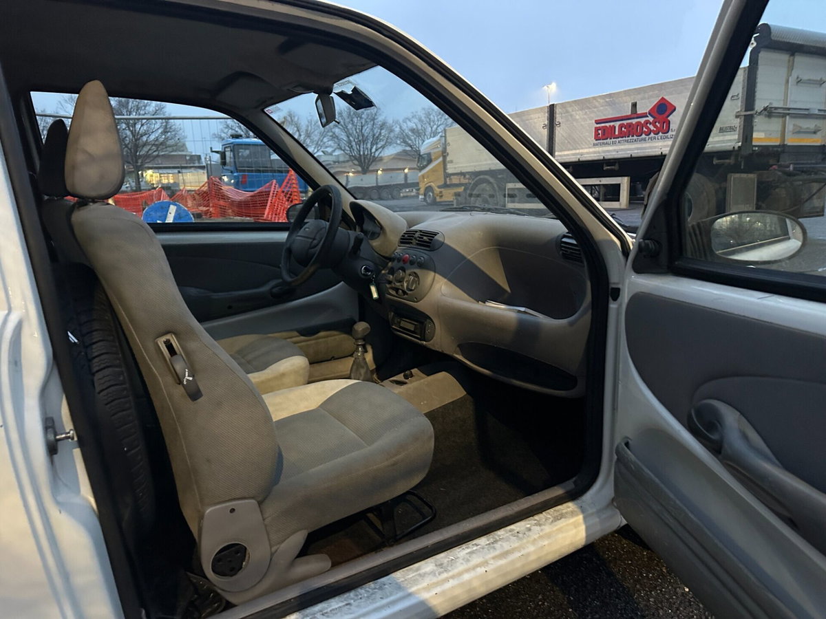 Fiat 600 1.1 Active (8)