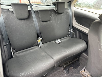 Toyota Yaris 1.0 3 porte (13)