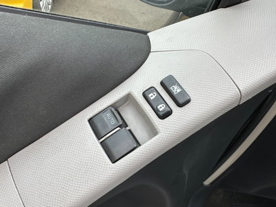 Toyota Yaris 1.0 3 porte (15)