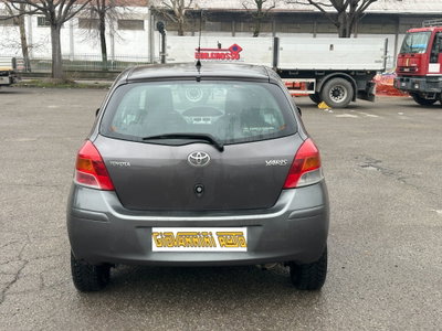 Toyota Yaris 1.0 3 porte (6)