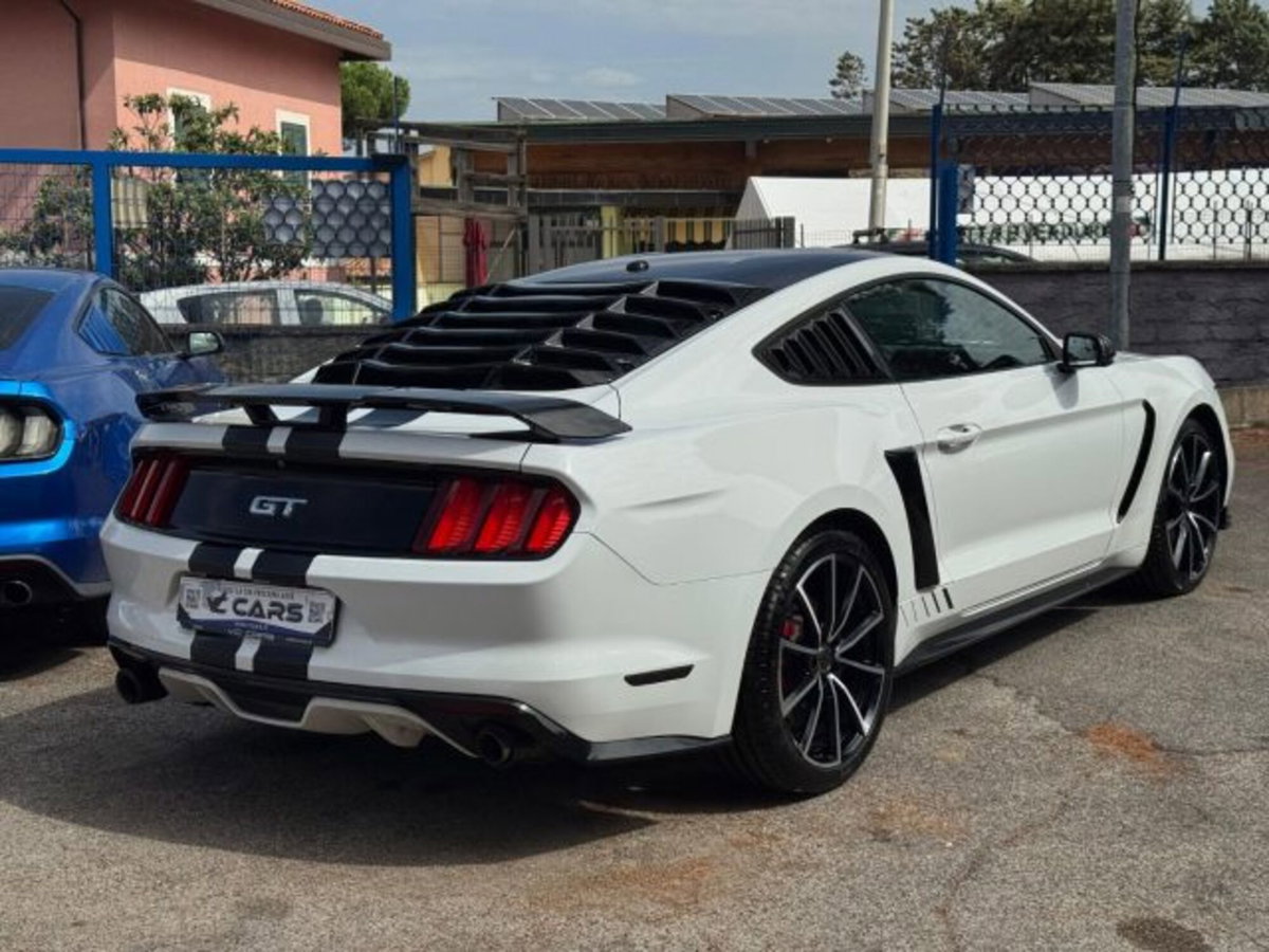 Ford Mustang Coupé Fastback 5.0 V8 TiVCT GT (4)