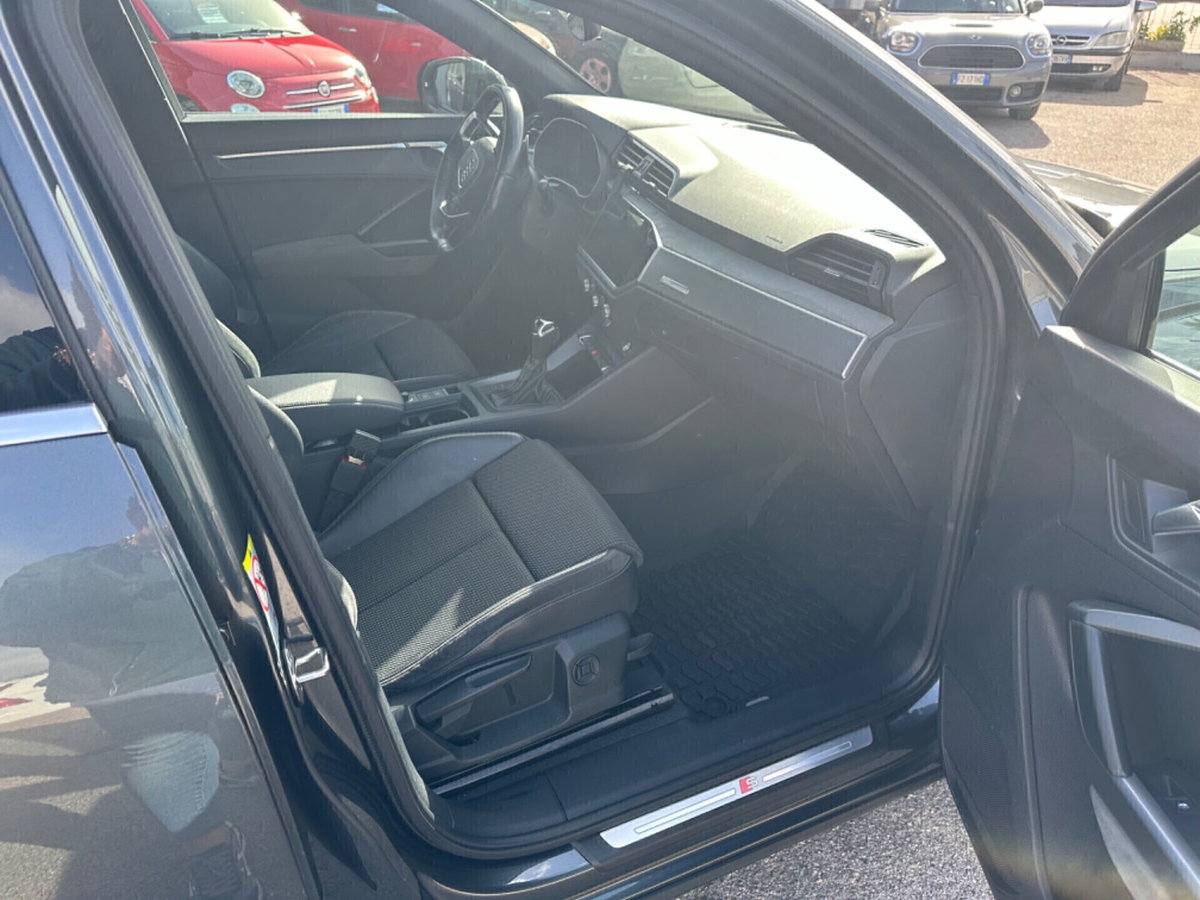 Audi Q3 35 TDI quattro S tronic Business (10)